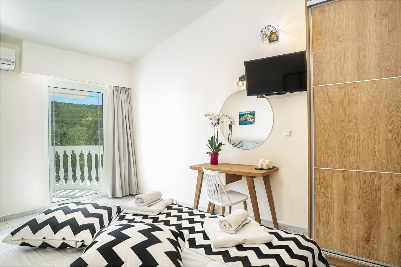 Sunrise Rent Rooms Amoudi Exteriér fotografie
