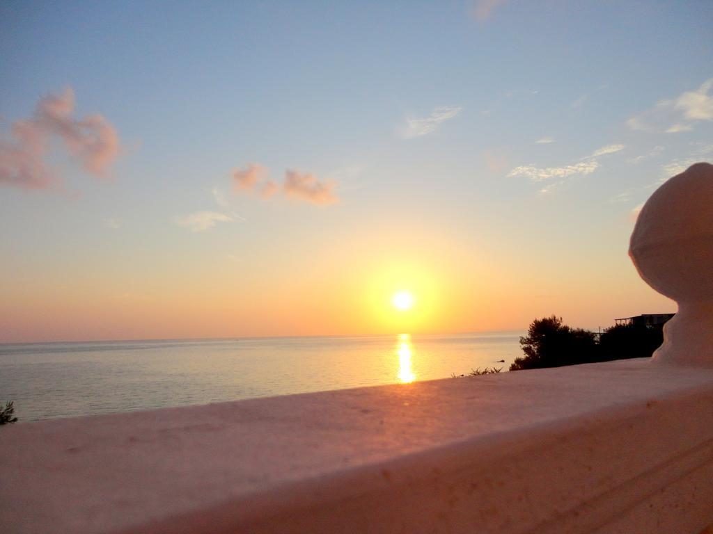 Sunrise Rent Rooms Amoudi Pokoj fotografie